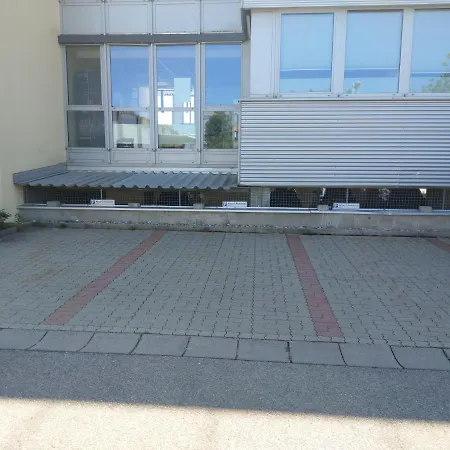 Airport Park Muc מלון הלברגמוס